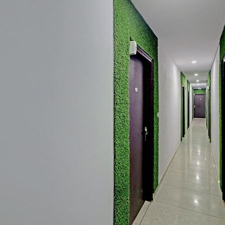 Oyo 81168 Collection O Dwarka Mor New Delhi Exteriör bild
