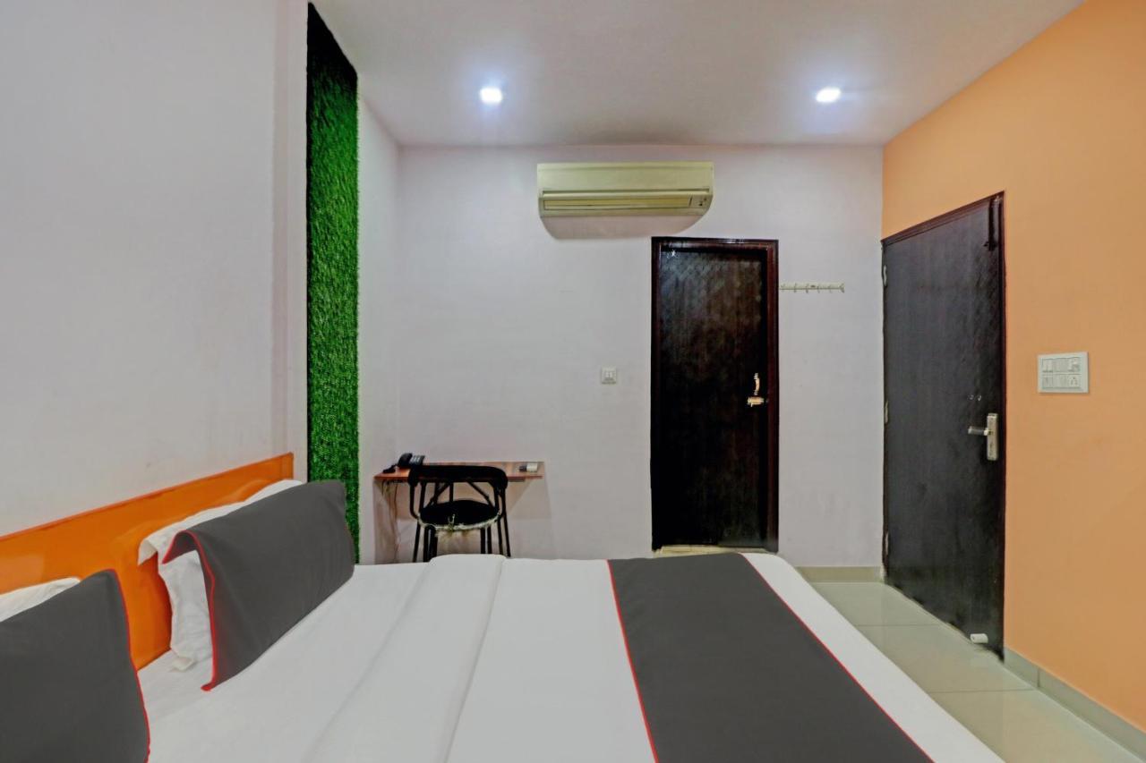 Oyo 81168 Collection O Dwarka Mor New Delhi Exteriör bild