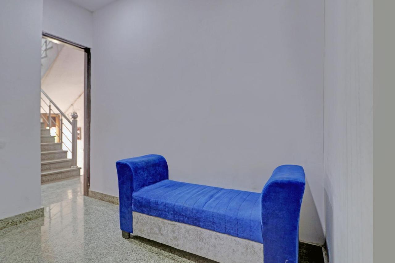 Oyo 81168 Collection O Dwarka Mor New Delhi Exteriör bild