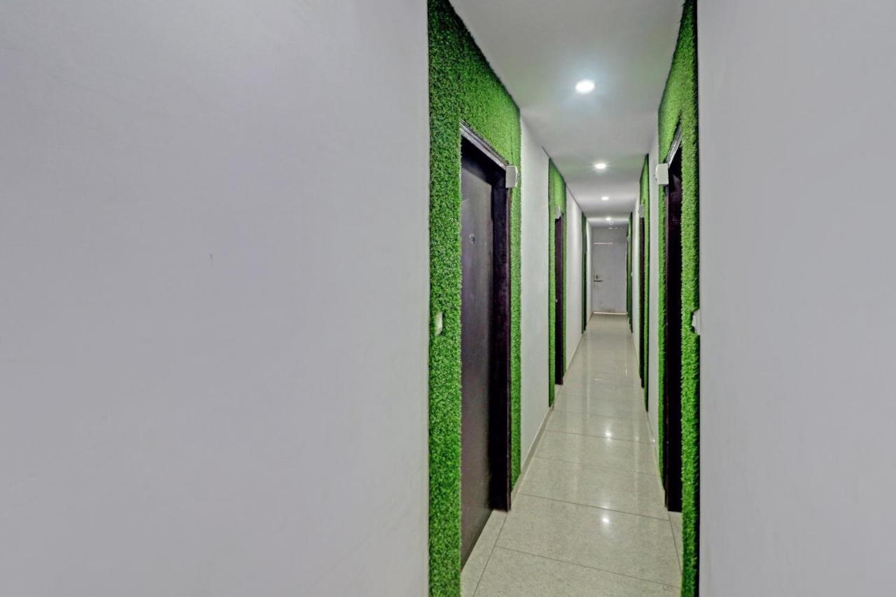 Oyo 81168 Collection O Dwarka Mor New Delhi Exteriör bild