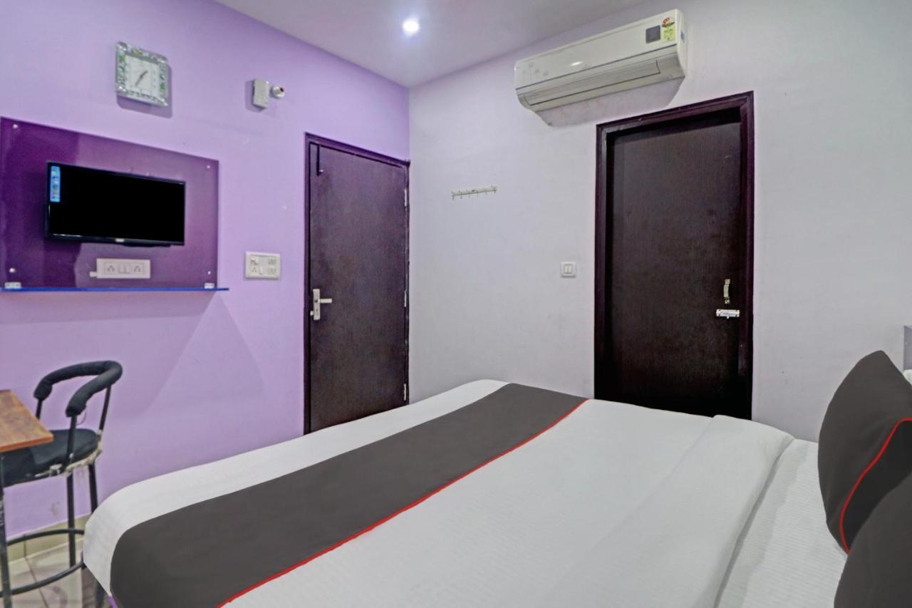 Oyo 81168 Collection O Dwarka Mor New Delhi Exteriör bild