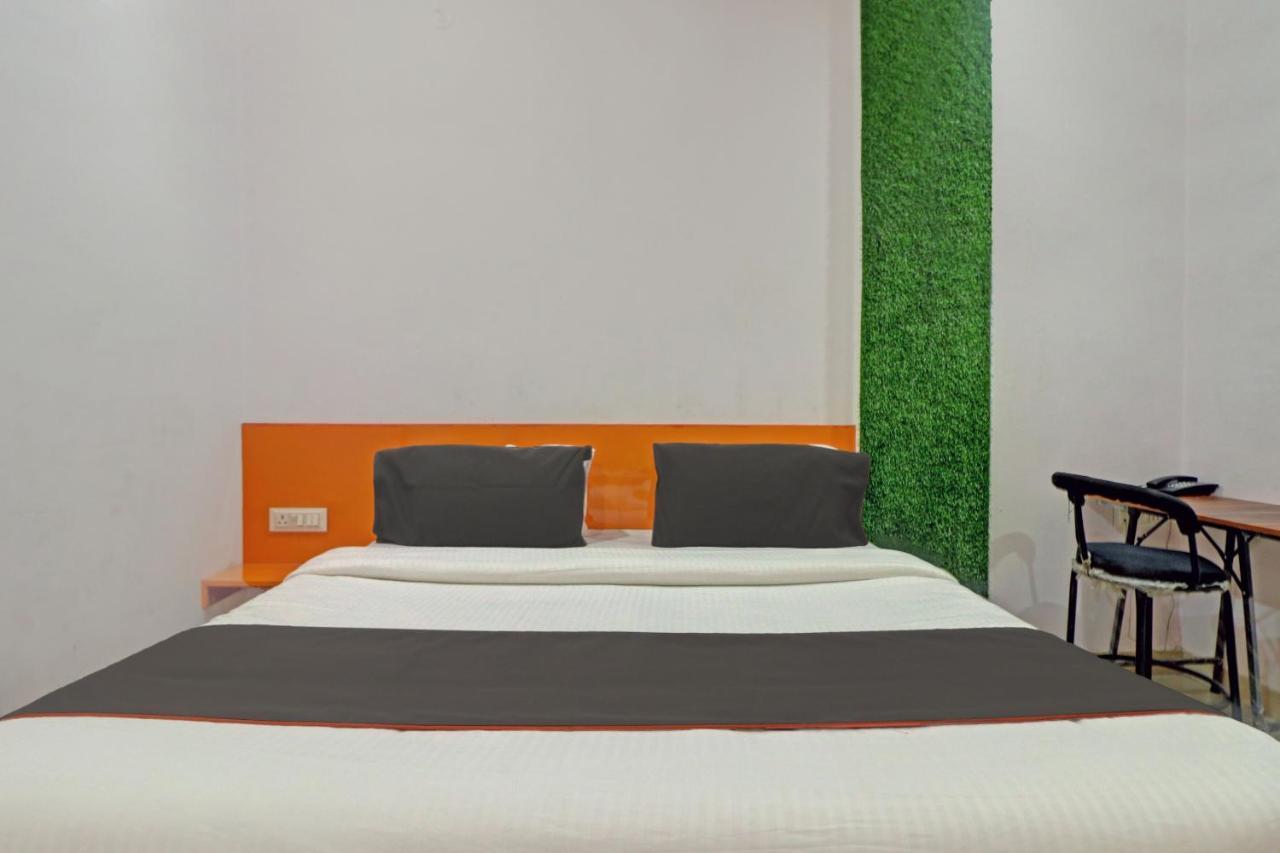 Oyo 81168 Collection O Dwarka Mor New Delhi Exteriör bild